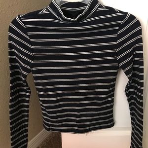 Cropped stripped long sleeve turtle neck